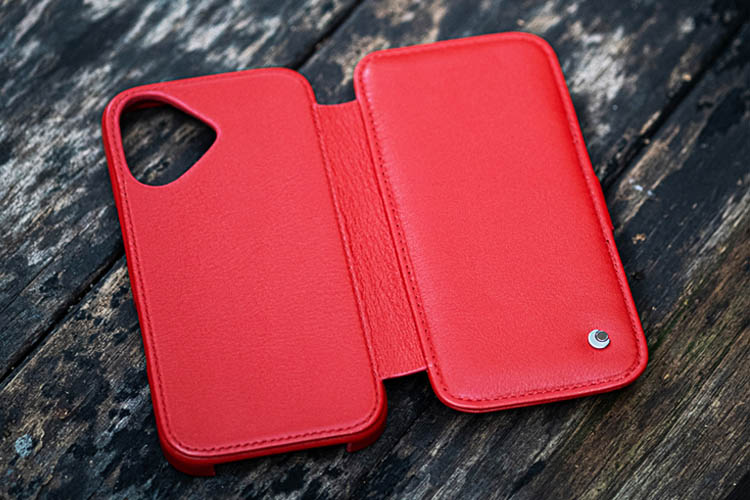 Apple iPhone 16 leather case