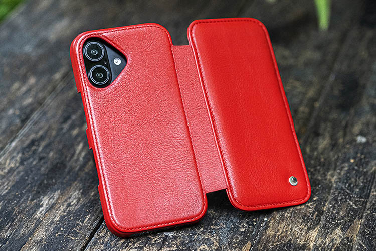 Apple iPhone 16 leather case