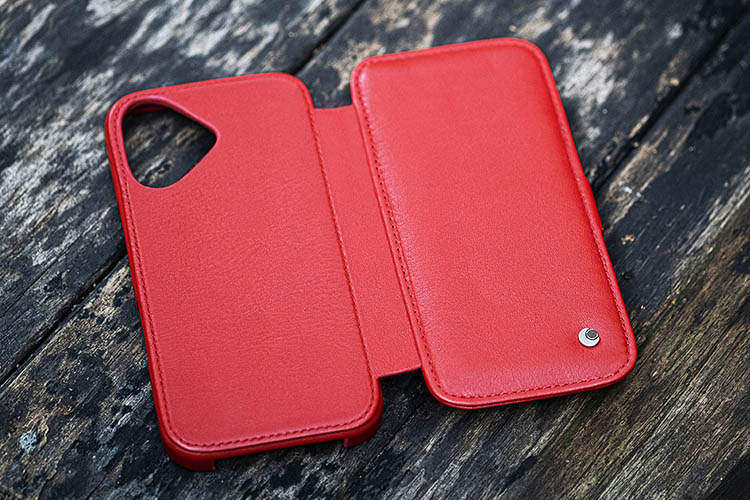 Apple iPhone 16 leather case