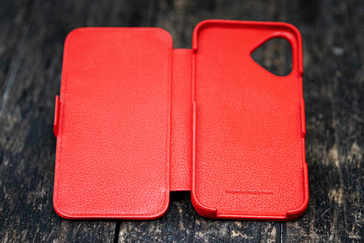 Apple iPhone 16 Plus leather case