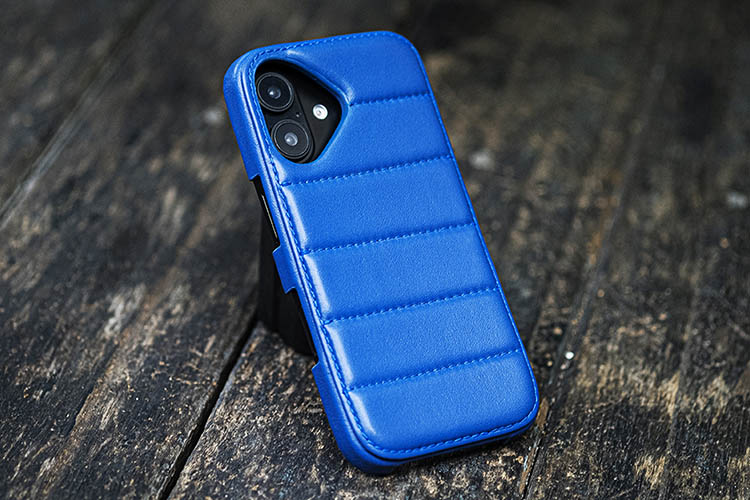 Apple iPhone 16 padded case